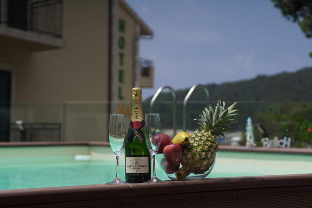 Hotel Fortuna มิลนา ภายนอก รูปภาพ