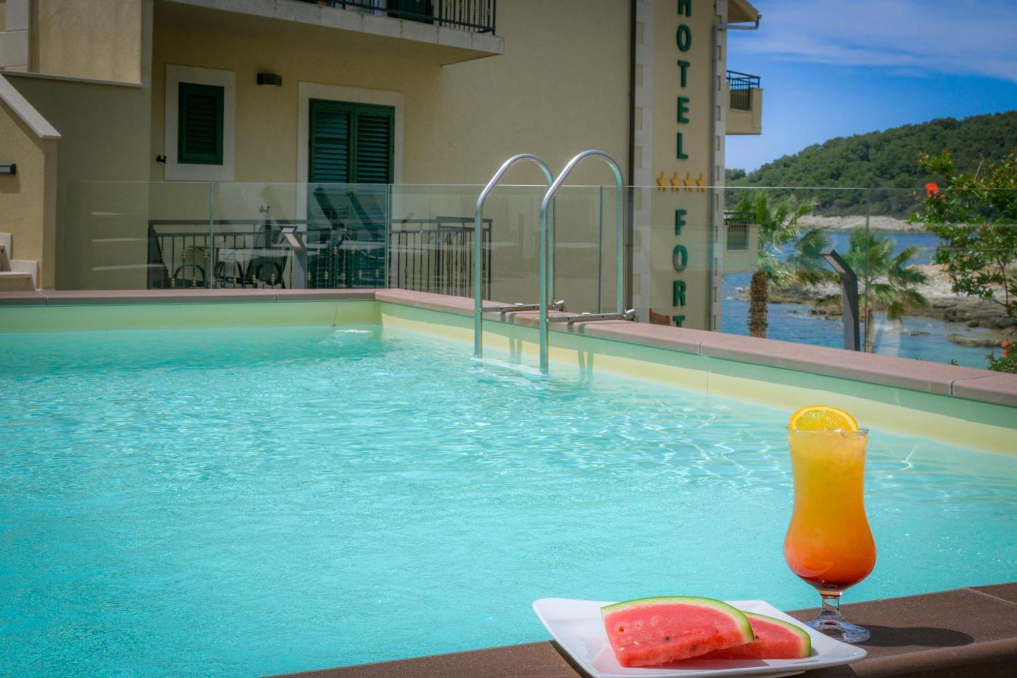 Hotel Fortuna มิลนา ภายนอก รูปภาพ