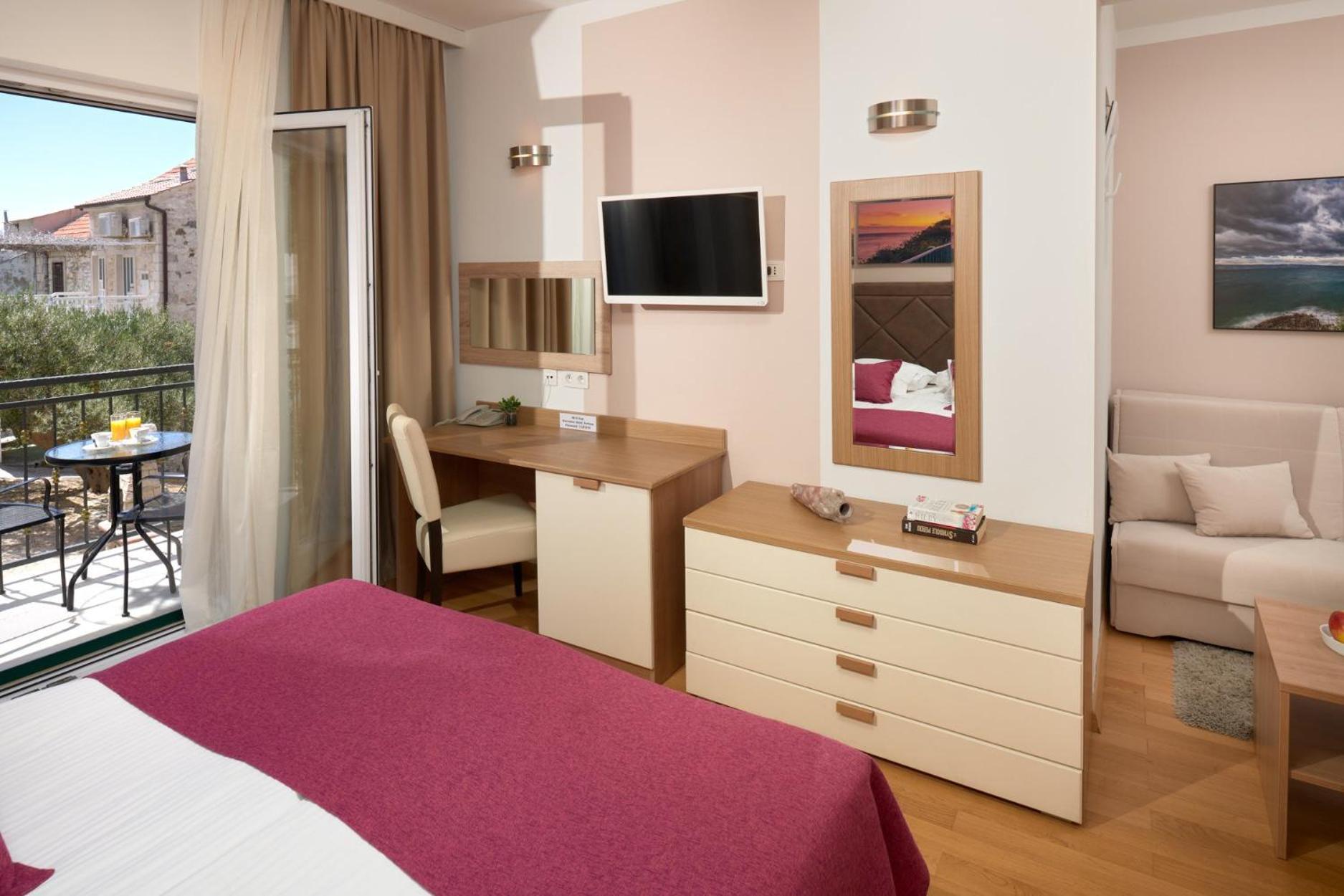 Hotel Fortuna มิลนา ภายนอก รูปภาพ